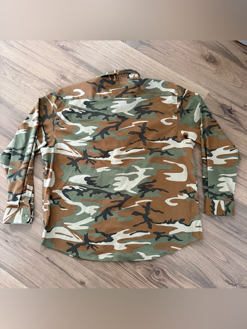 PONCHO XXL Regular Fit Camouflage Cotton Button-Up Shirt with Magnetic Pockets - Picture 3 of 9